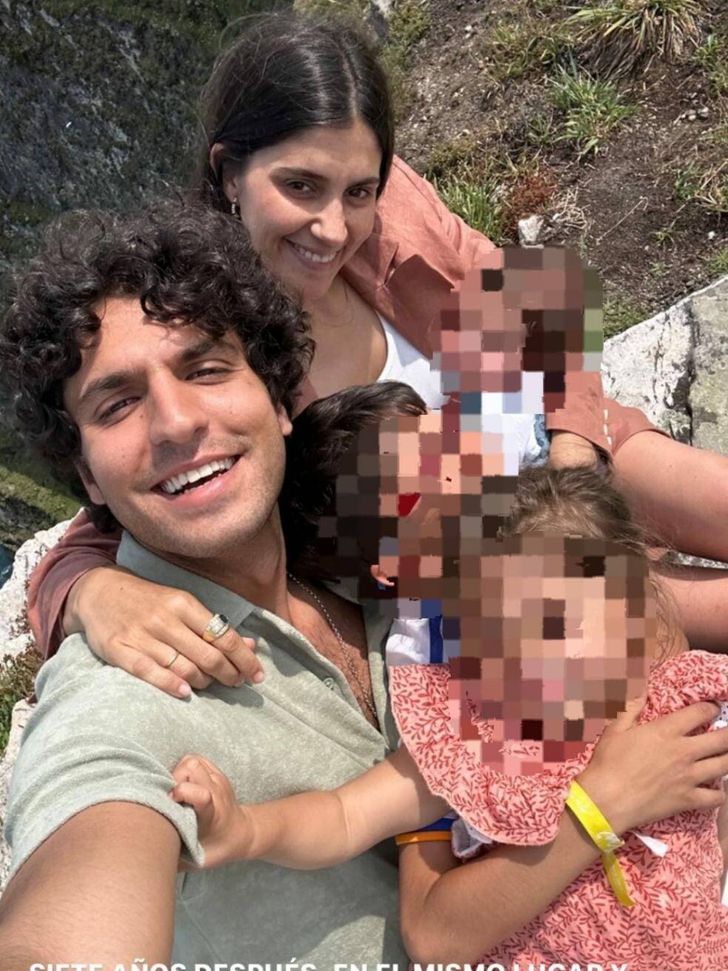Fotografía actual de la familia al completo. (Instagram/Tomasparamo)
