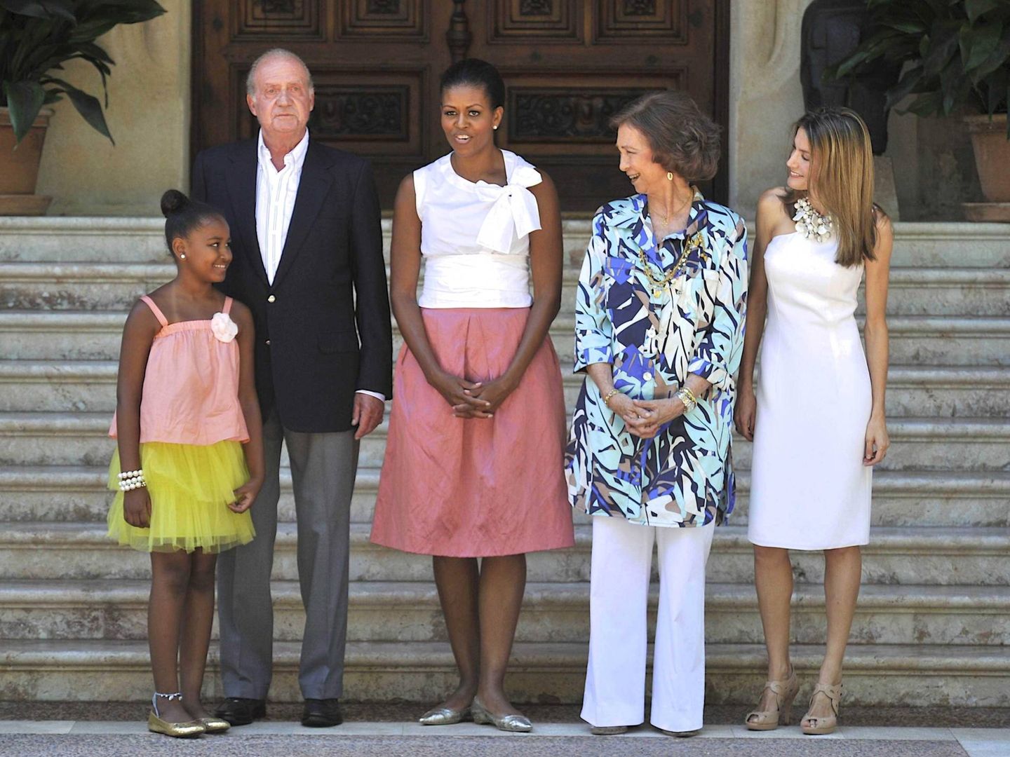 Michelle Obama y su hija Sasha en Marivent, durante su primera visita a Mallorca en 2010. (Getty)