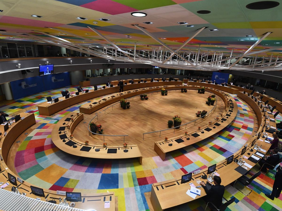 Foto: Sala de reuniones del Consejo Europeo en Bruselas. (EFE/EPA/Pool/John Thys)