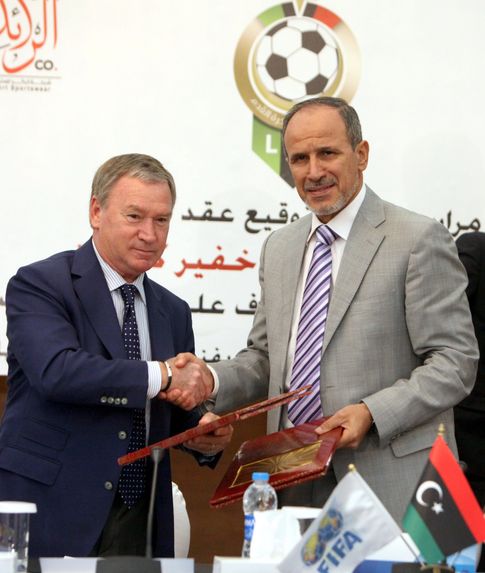 Foto: Javier Clemente, durante su presentación como seleccionador de Libia