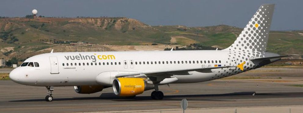 Foto: Vueling evacua un vuelo con destino a Alicante por el incendio en uno de los motores