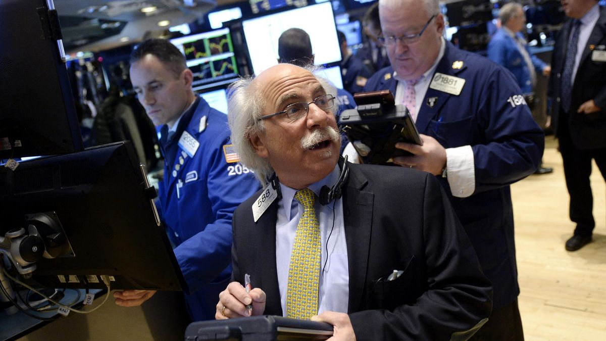 Wall Street se repone del 'palo' de las manufacturas con una fuerte subida