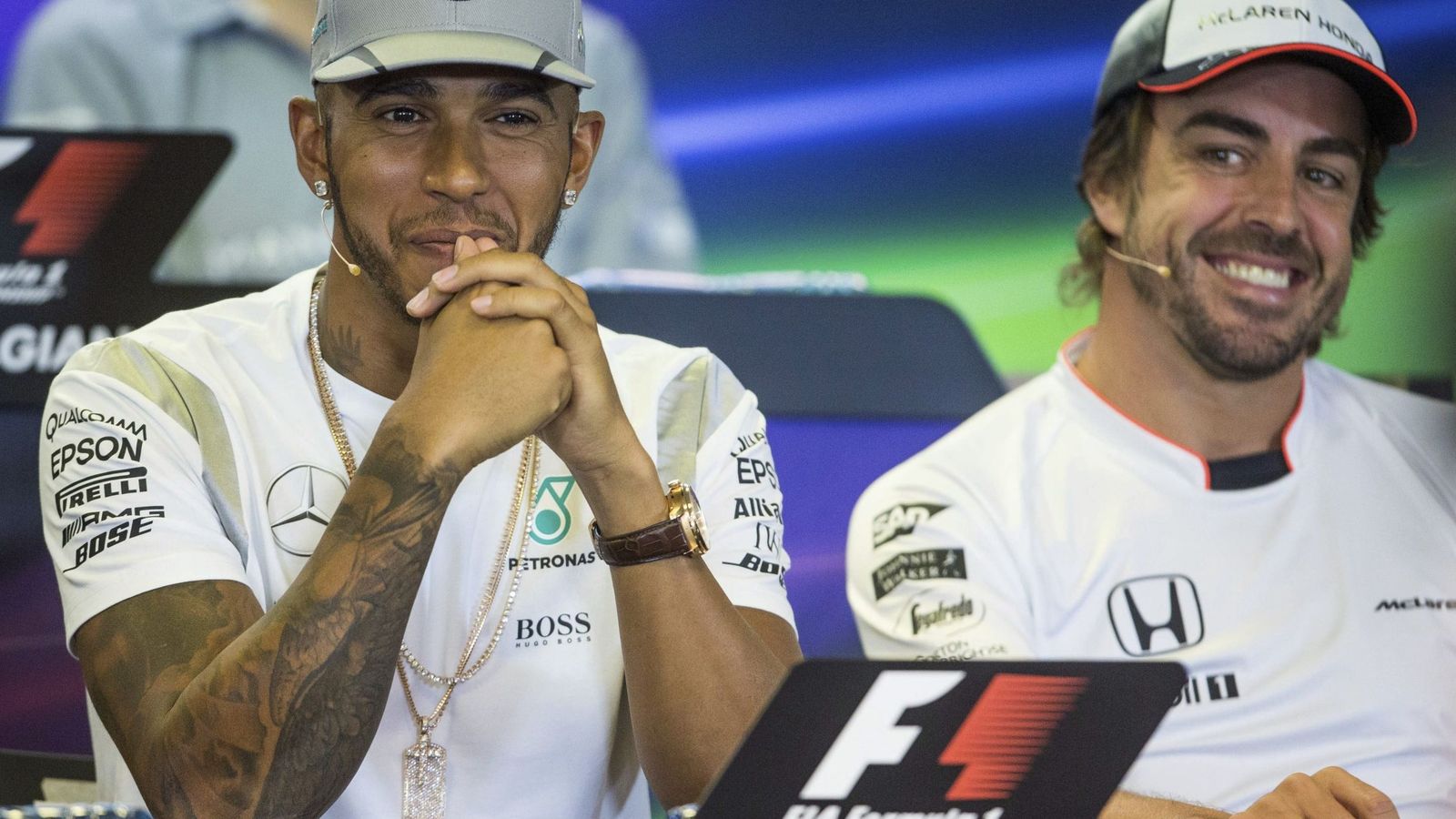 Foto: Lewis Hamilton y Fernando Alonso, durante una rueda de prensa. (EFE)