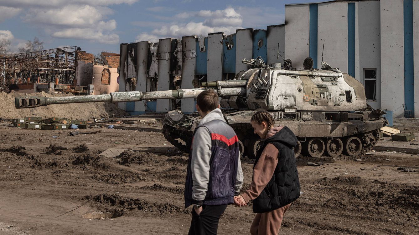 Foto: Un tanque ruso destruido en Trostyanets. (Getty/Chris McGrath)