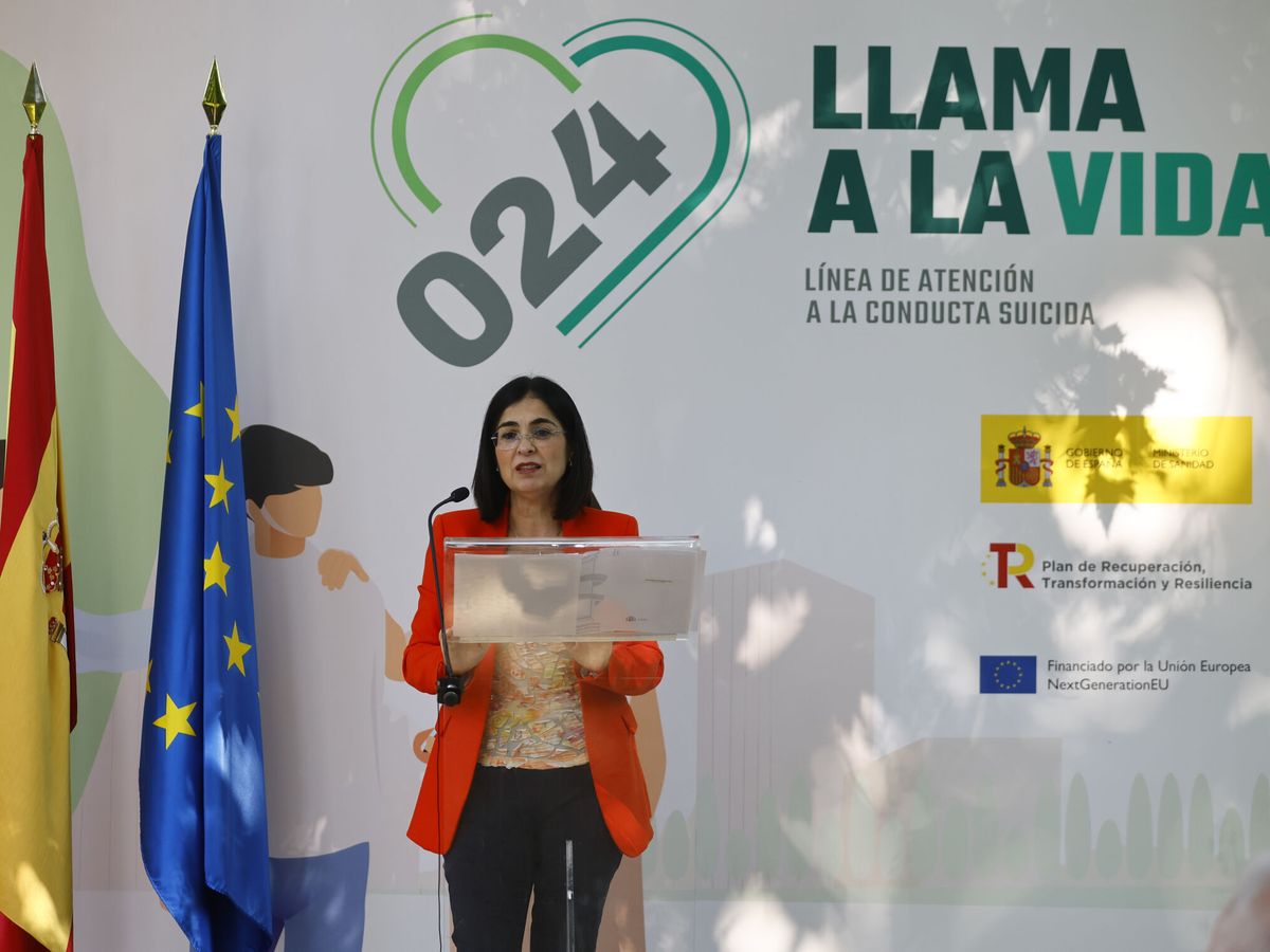 Foto: La ministra de Sanidad, Carolina Darias, durante la presentación por parte del Ministerio de Sanidad de la línea 024 de atención a la conducta suicida. (EFE/Sergio Pérez)