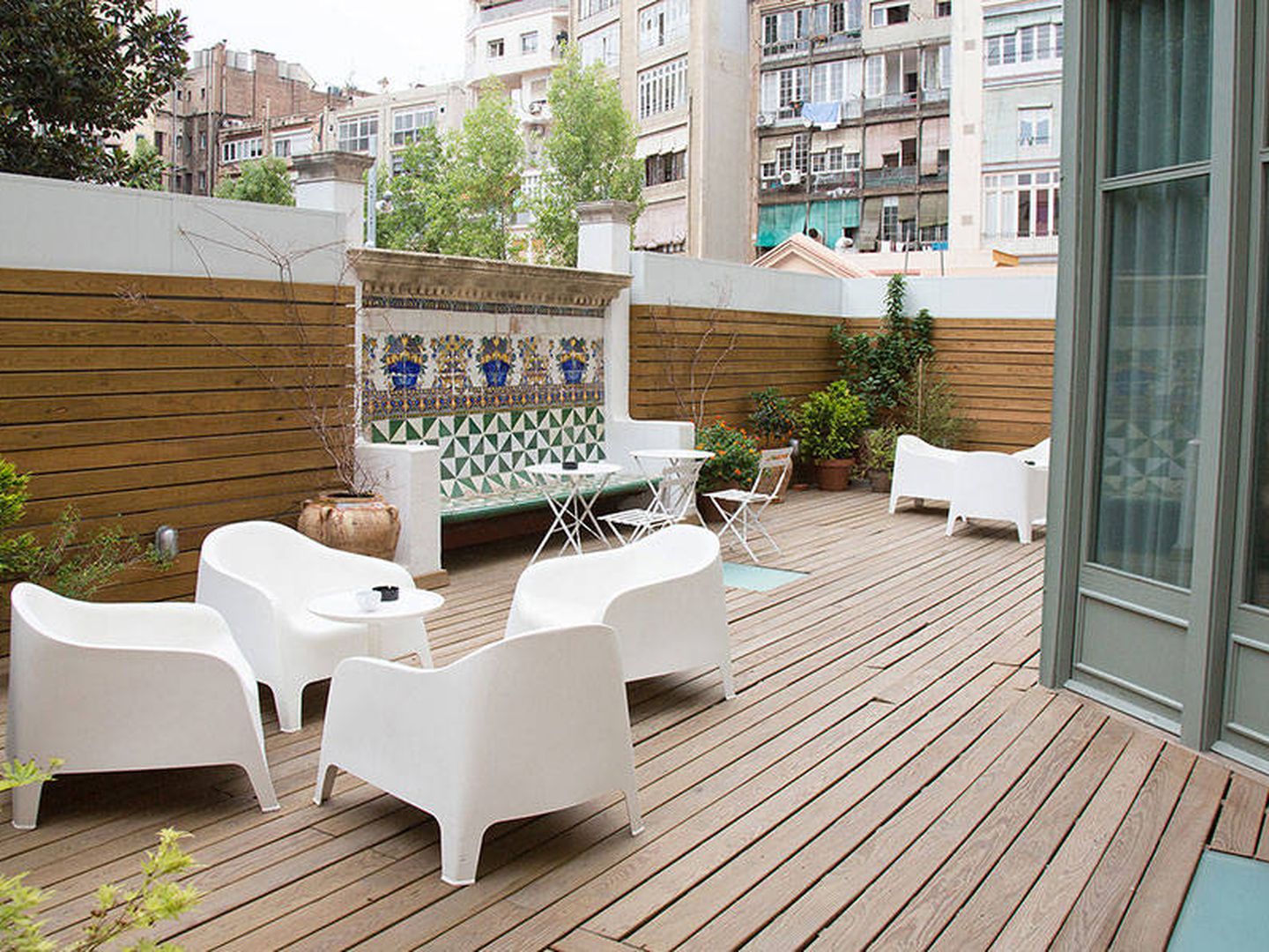 Terraza en el hotel Casa Mathilda, en el Eixample de Barcelona. (Cortesía)