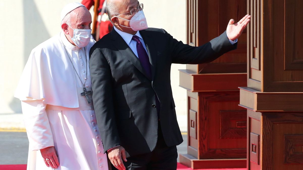 El Papa inicia una visita histórica a Irak: "Mi deber es viajar a esta tierra martirizada"