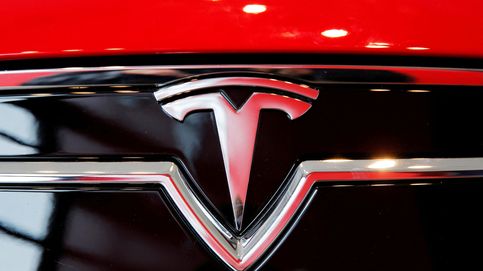 El Autopilot de Tesla vuelve a 'estrellarse': le acusan de causar una colisión en cadena