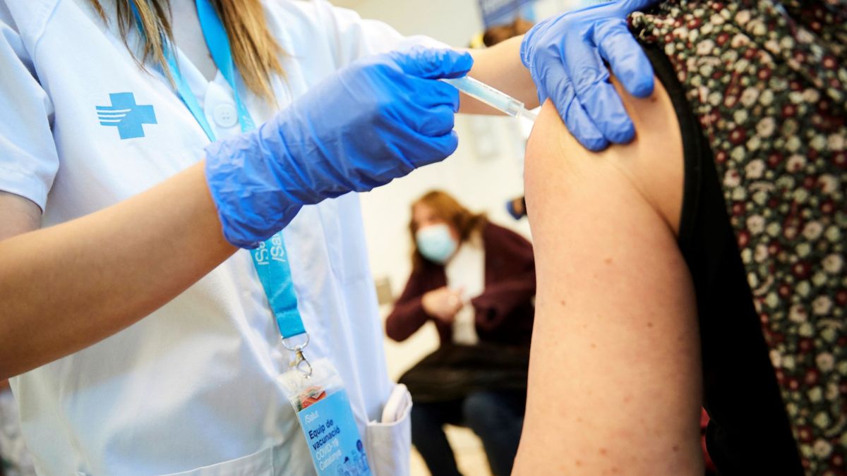 Dinamarca amplía la suspensión del uso de la vacuna de AstraZeneca otras tres semanas