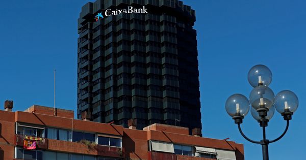 Foto: Sede de CaixaBank en Barcelona. (Reuters)