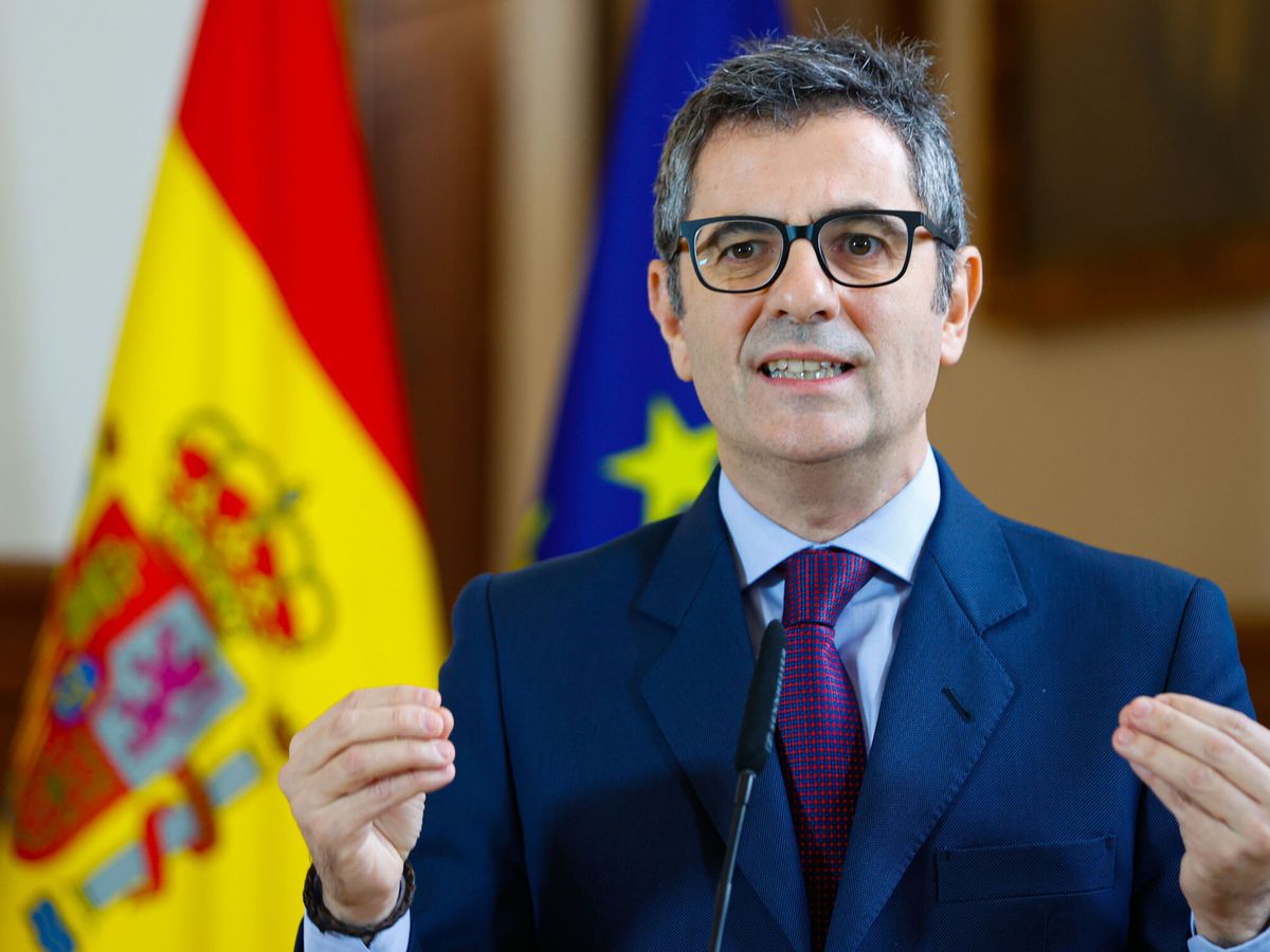 Foto: El ministro de Presidencia, Félix Bolaños, en el acto del Ateneo de Madrid. (EFE/Mariscal)