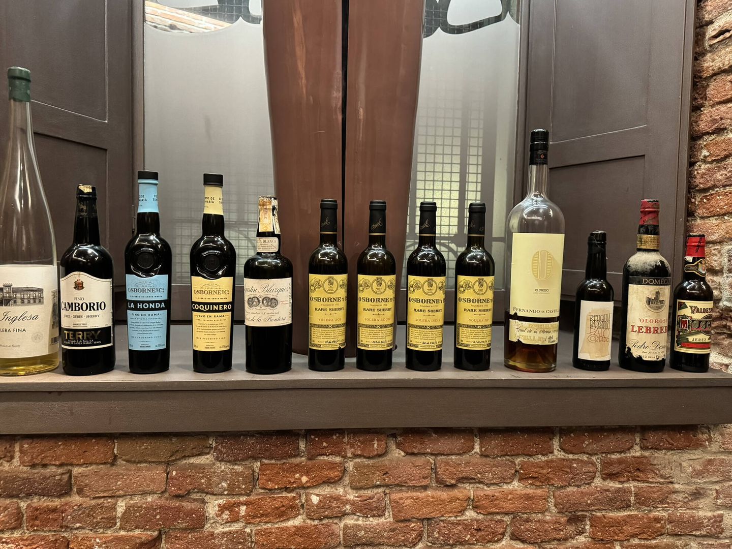Selección de vinos generosos en el Corral de la Morería. (Rafael Ansón)