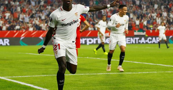 Foto: Promes celebra uno de los tres goles que ha marcado esta temporada con el Sevilla. (Reuters)
