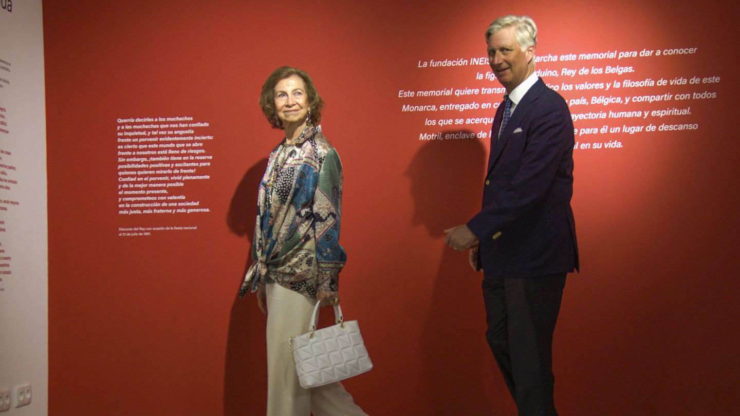 El rey Felipe de Bélgica y la reina emérita Sofía han inaugurado este lunes en Motril una muestra permanente dedicada a Balduino y Fabiola. (EFE/Alba Feixas)