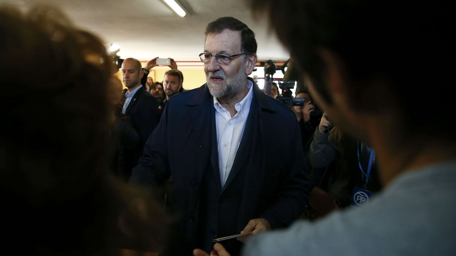 Foto: Mariano Rajoy durante la votación. (Reuters)