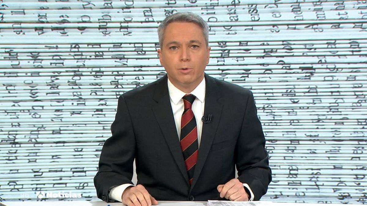 Vicente Vallés ('Antena 3 Noticias') atiza al Gobierno por el "comité de la verdad": "De eso se trata"