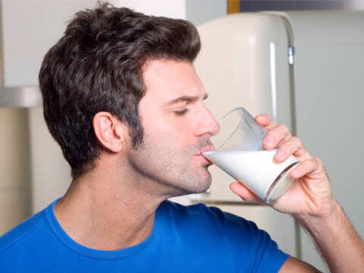 Foto: ¿Es saludable tomar un vaso de leche en el desayuno? Esto es lo que dice la ciencia. (iStock)