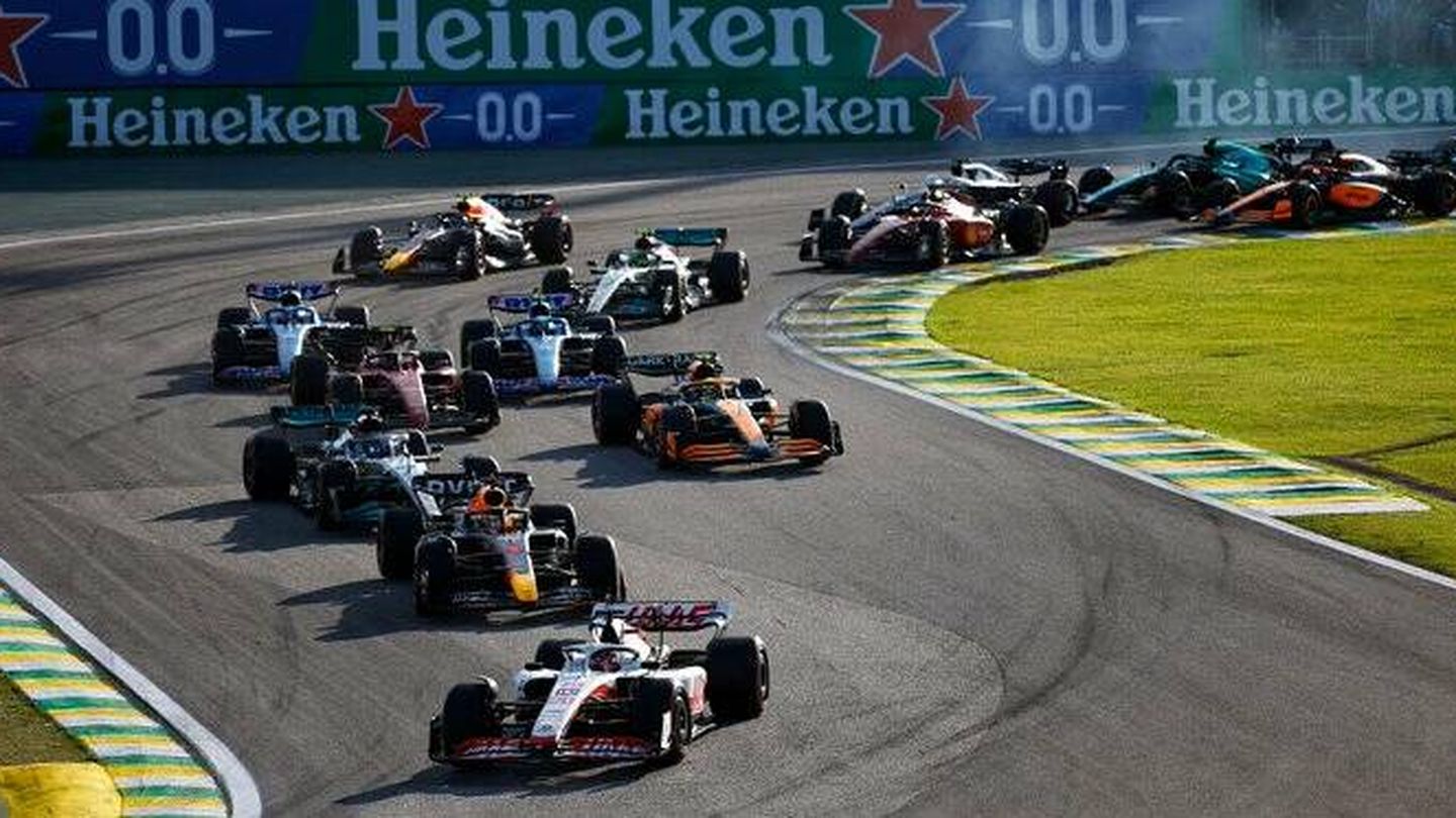La carrera sprint puntuará, pero no se relaciona con el Gran Premio, salvo con las sanciones en aquella. (Formula 1)