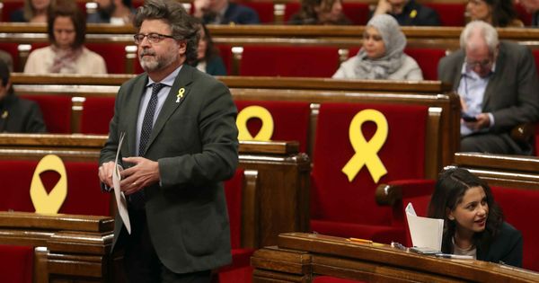 Foto: El diputado de ERC, Antoni Castellà, en el Parlament de Cataluña. (EFE) 
