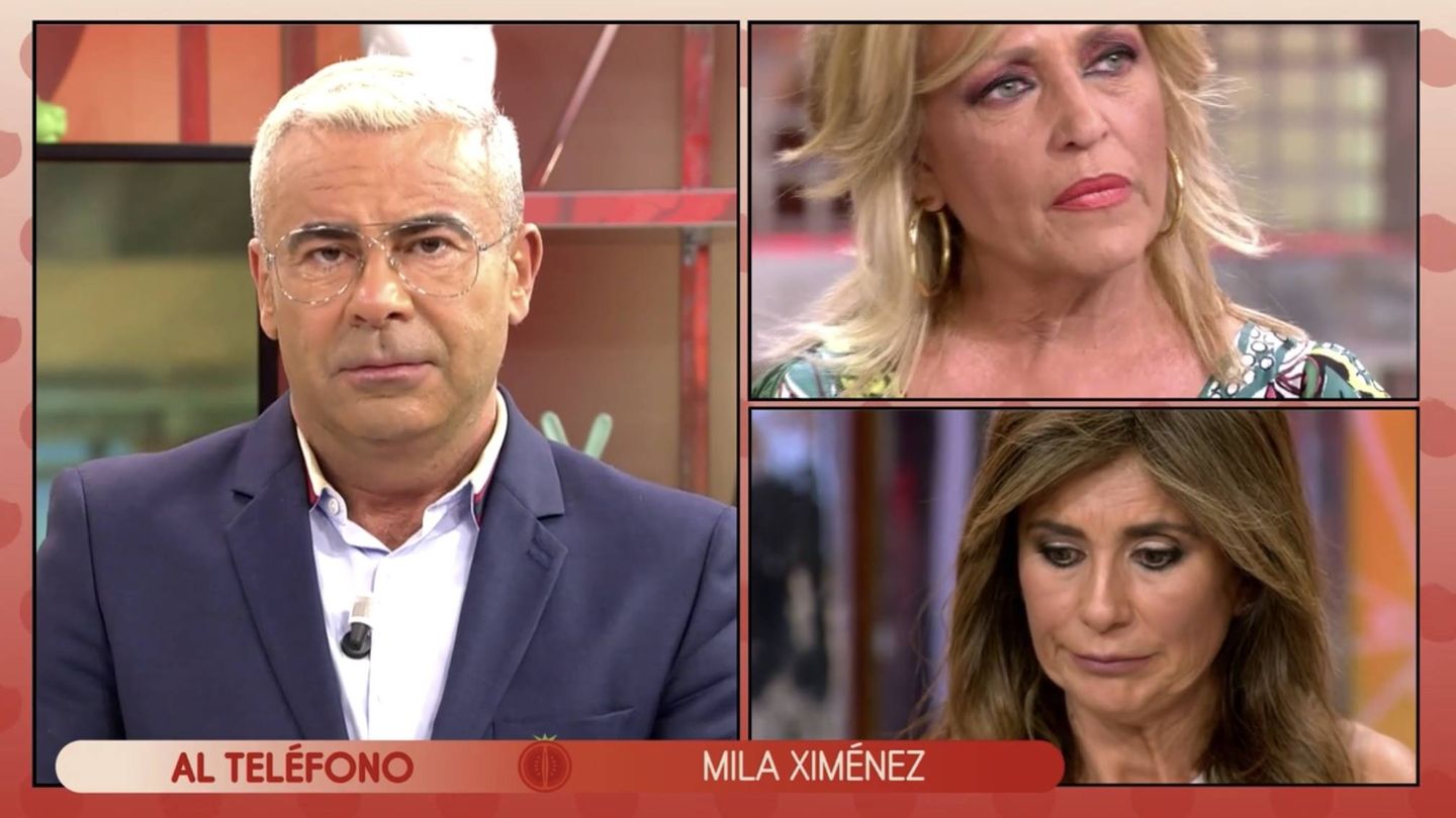 Compañeros de 'Sálvame' escuchando el testimonio de Mila Ximénez. (Mediaset España)