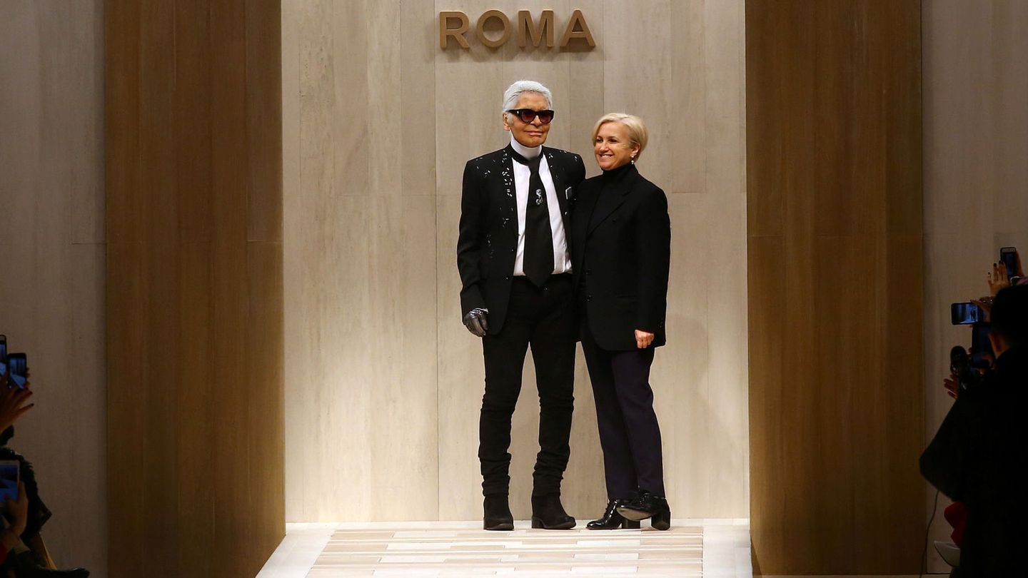 Karl Lagerfeld y Silvia Venturini Fendi. (Reuters)