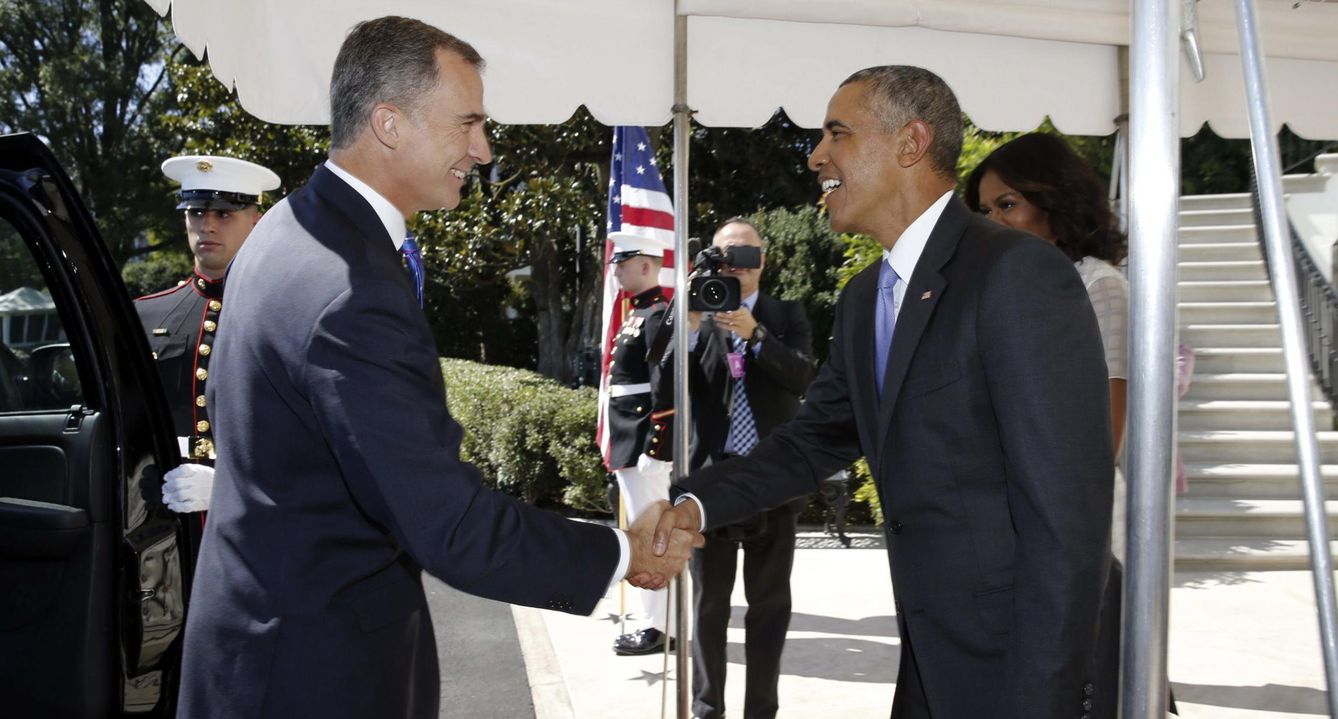 El Rey Felipe fue recibido por el presidente de EEUU, Barack Obama (d), a su llegada a la Casa Blanca el pasado mes de septiembre. (EFE)