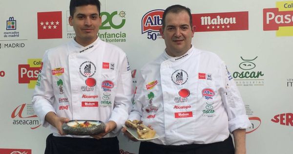 Foto: Los mejores cocineros: Juan Manuel Muñoz (a la derecha), con su compañero Jorge Luis Alegre.