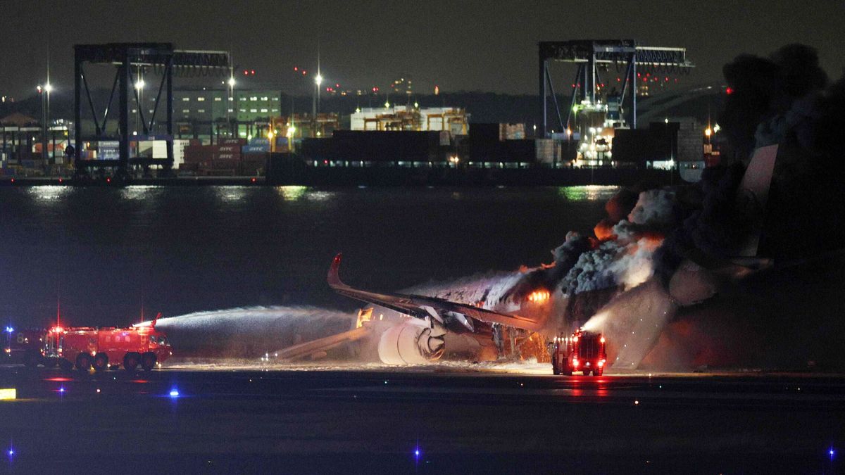Así ha sido el momento del accidente del avión de Japan Airlines incendiado en Tokio