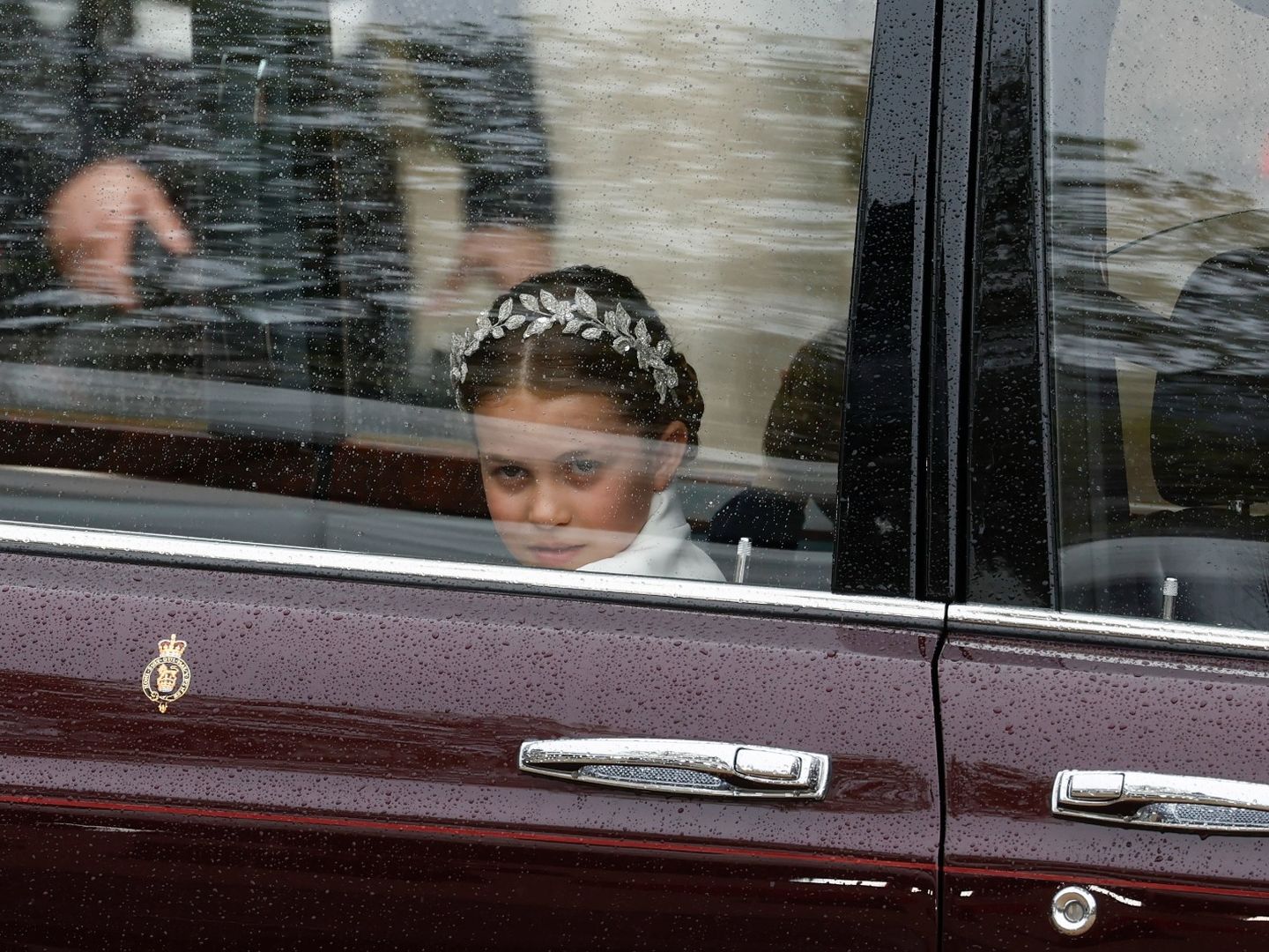 Charlotte, a su llegada a la abadía. (Reuters)