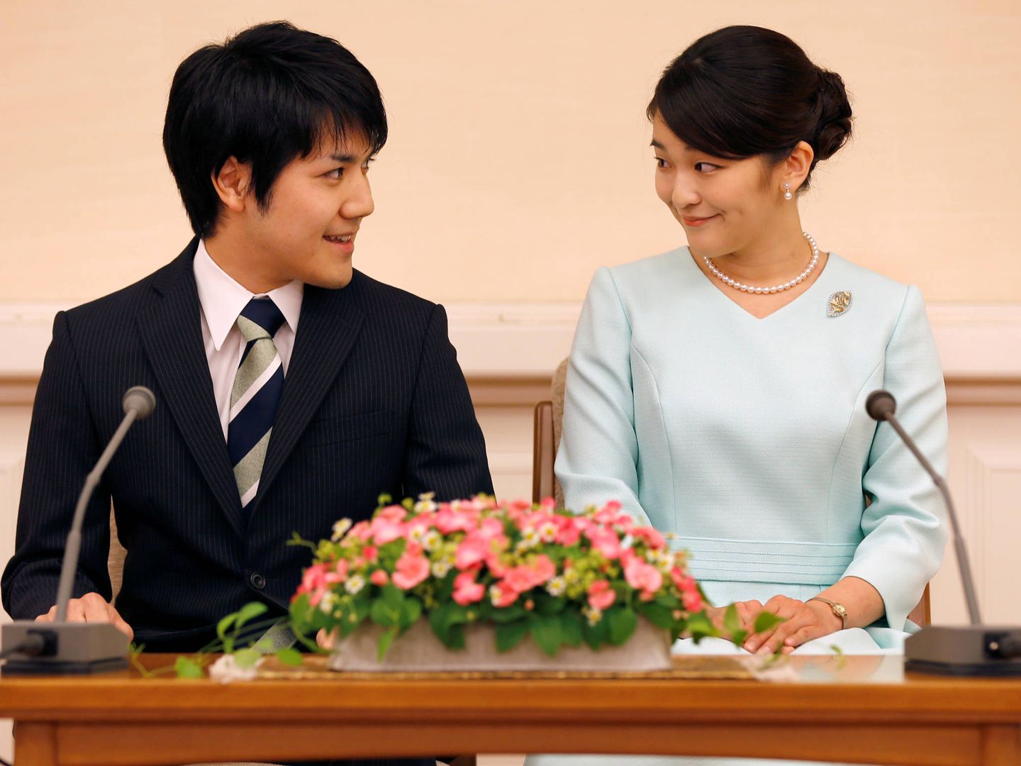 La princesa Mako, con su pareja. Su boda se podría celebrar el año que viene. (Reuters)