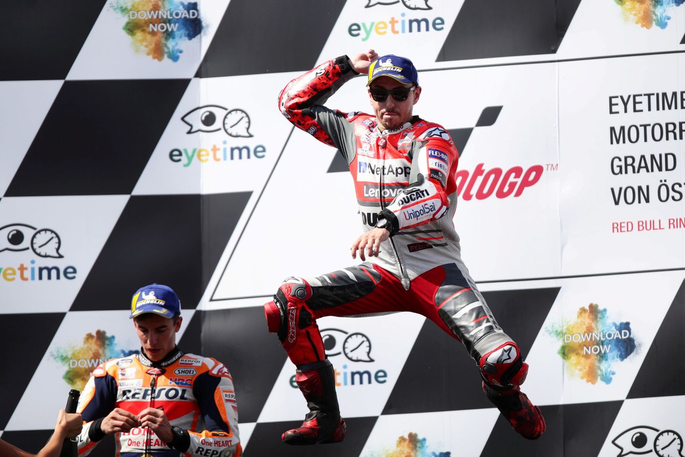 Lorenzo celebra su victoria con Ducati en el GP de Austria. (EFE)