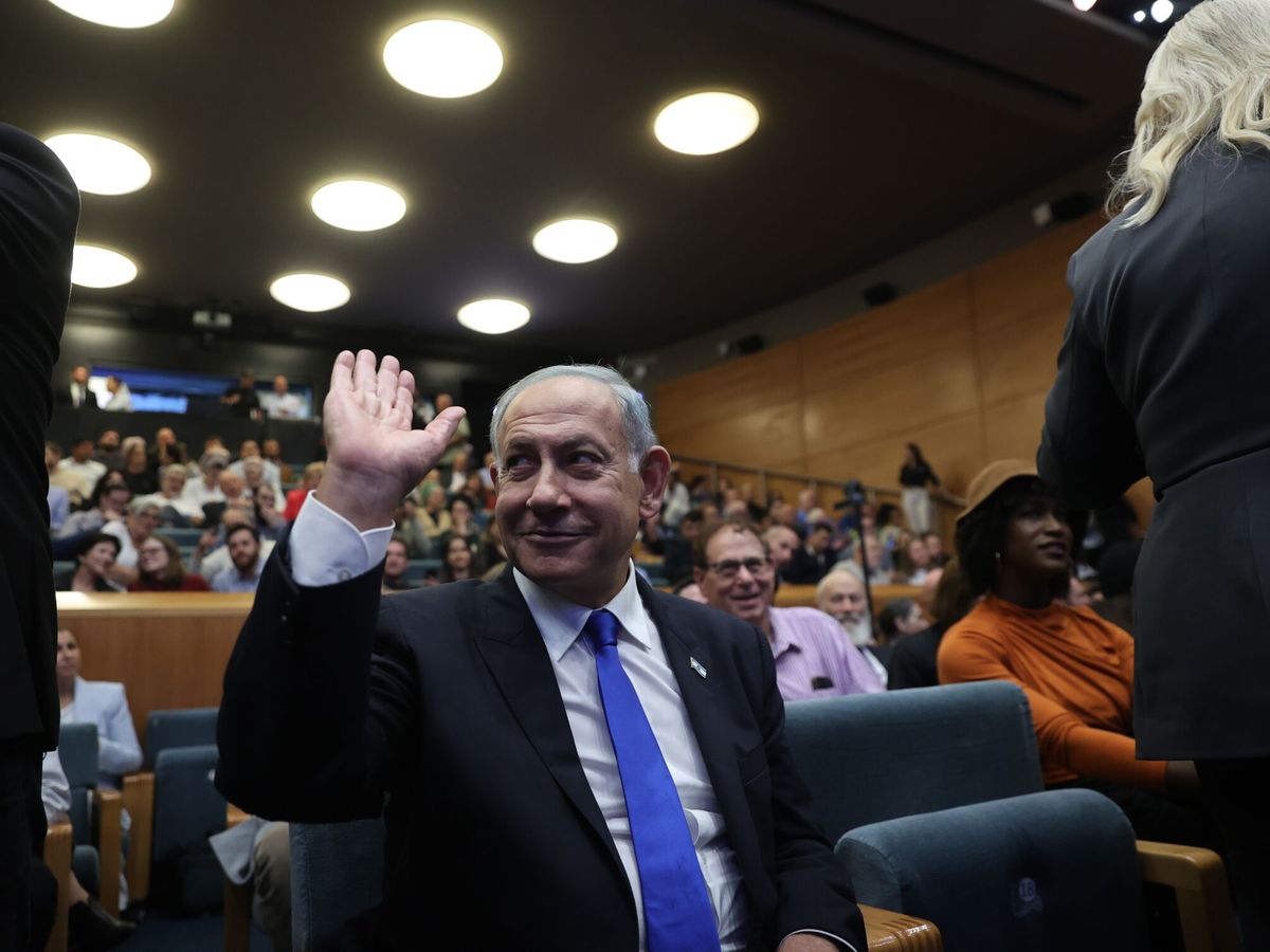Foto: El designado Primer Ministro israelí Benjamin Netanyahu asiste a un acto de promoción de su nueva autobiografía "Bibi: La historia de mi vida". (EFE / Abir Sultan)