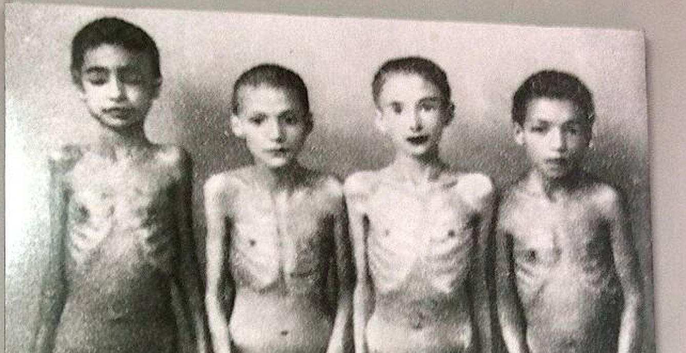 Niños gitanos en Auschwitz, víctimas de Mengele. (Flickr)