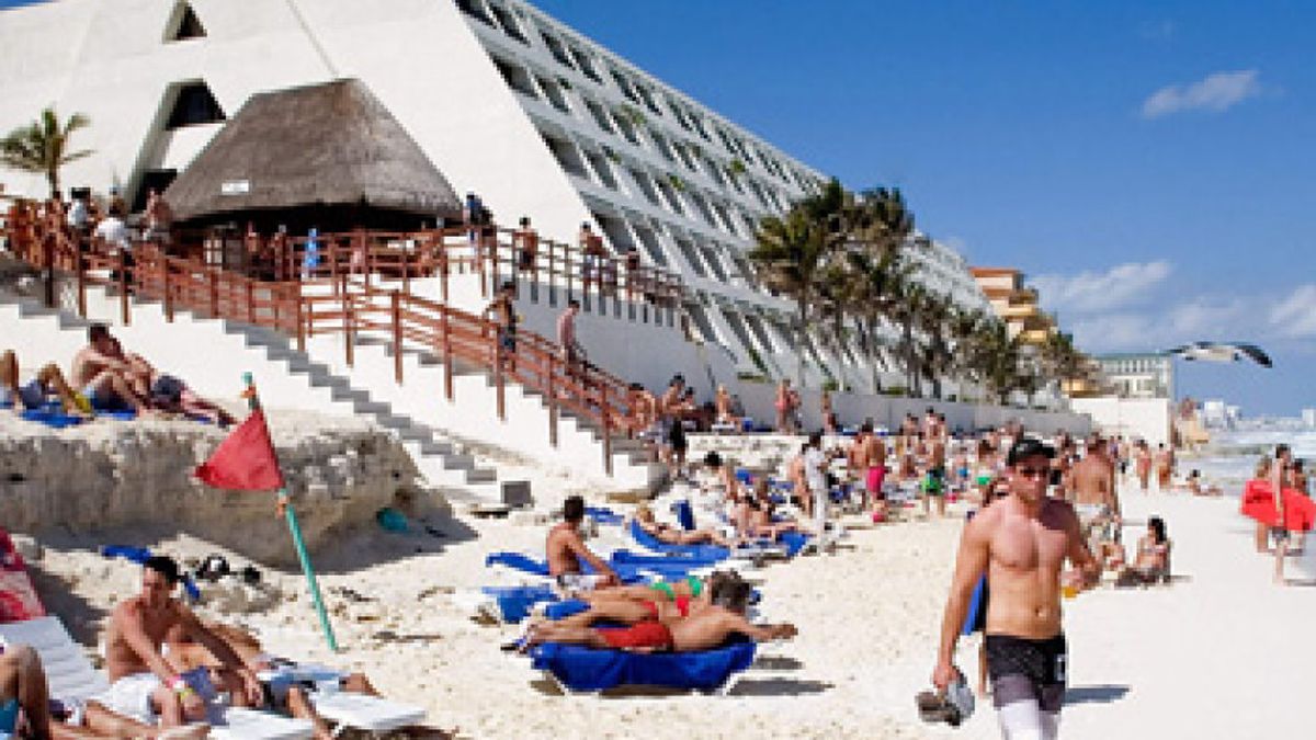 Los españoles son los segundos peores turistas del mundo según un estudio