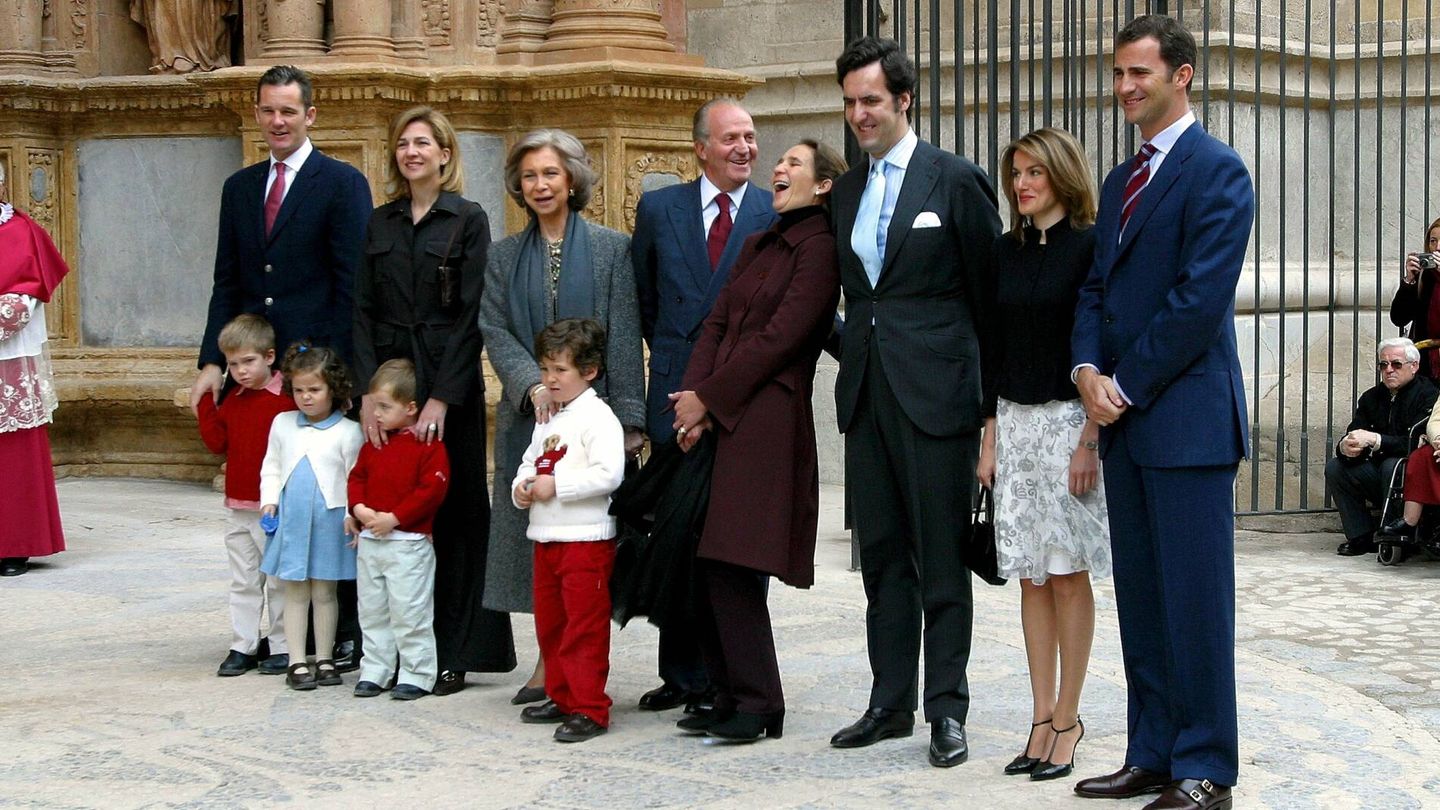 Cuando la familia real al completo se daba cita en la tradional misa de Pascua en la catedral de Palma. (Cordon Press)
