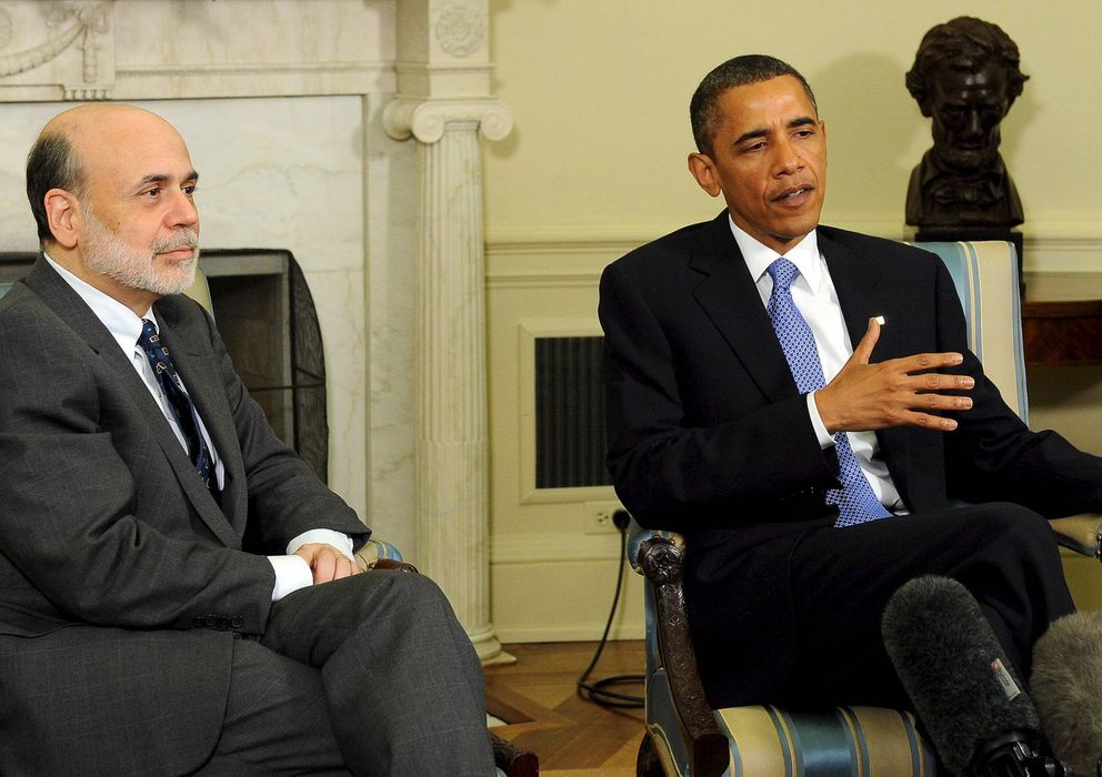 Foto: Obama (dcha.) en una reunión con el presidente de la Fed, Ben Bernanke