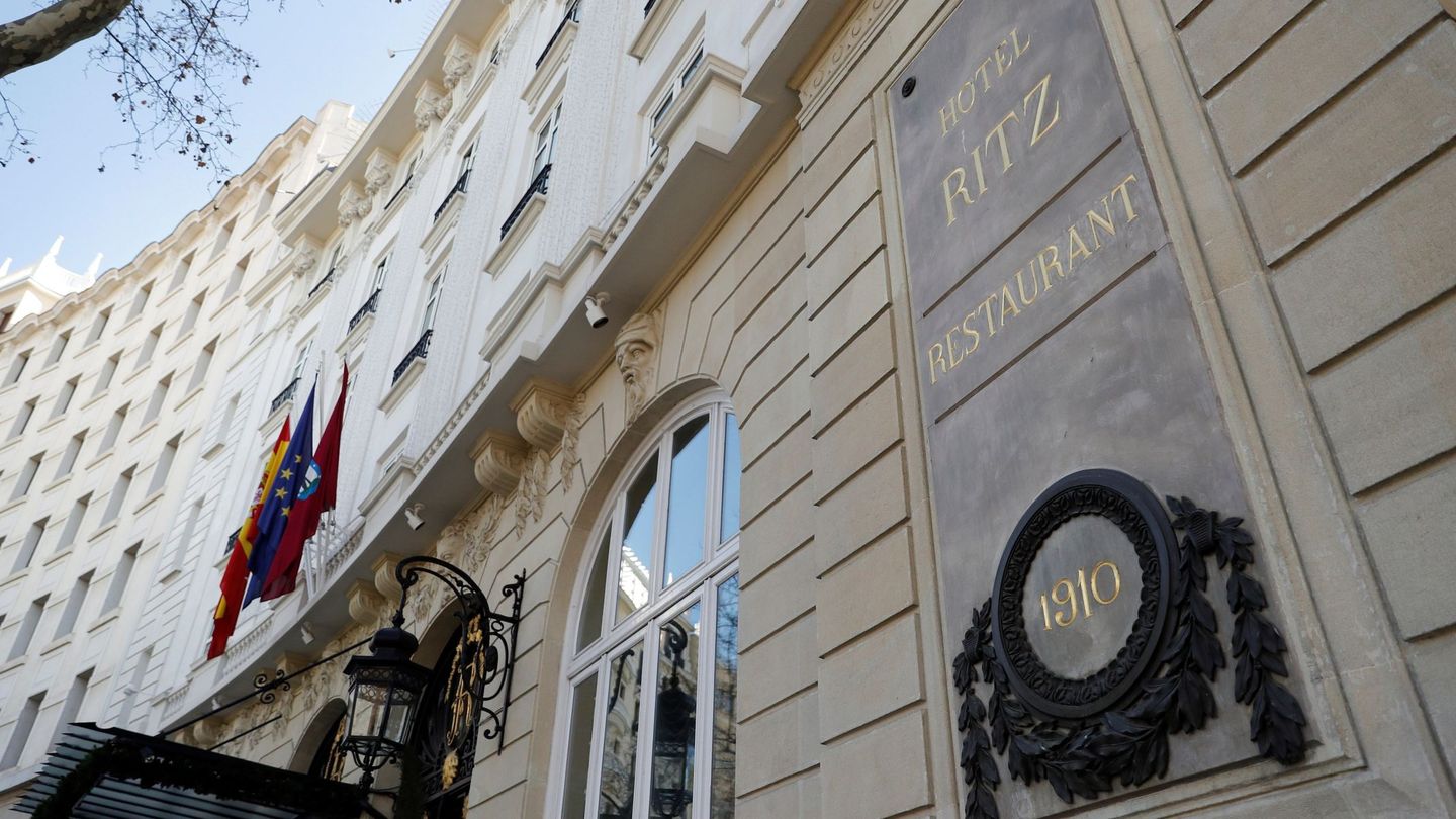 Vista de la fachada del hotel Ritz. (EFE/Juan Carlos Hidalgo)