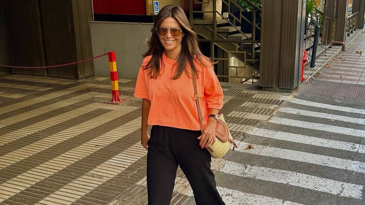 El secreto de moda de Nuria Roca: cómo combinar el pantalón negro en verano 
