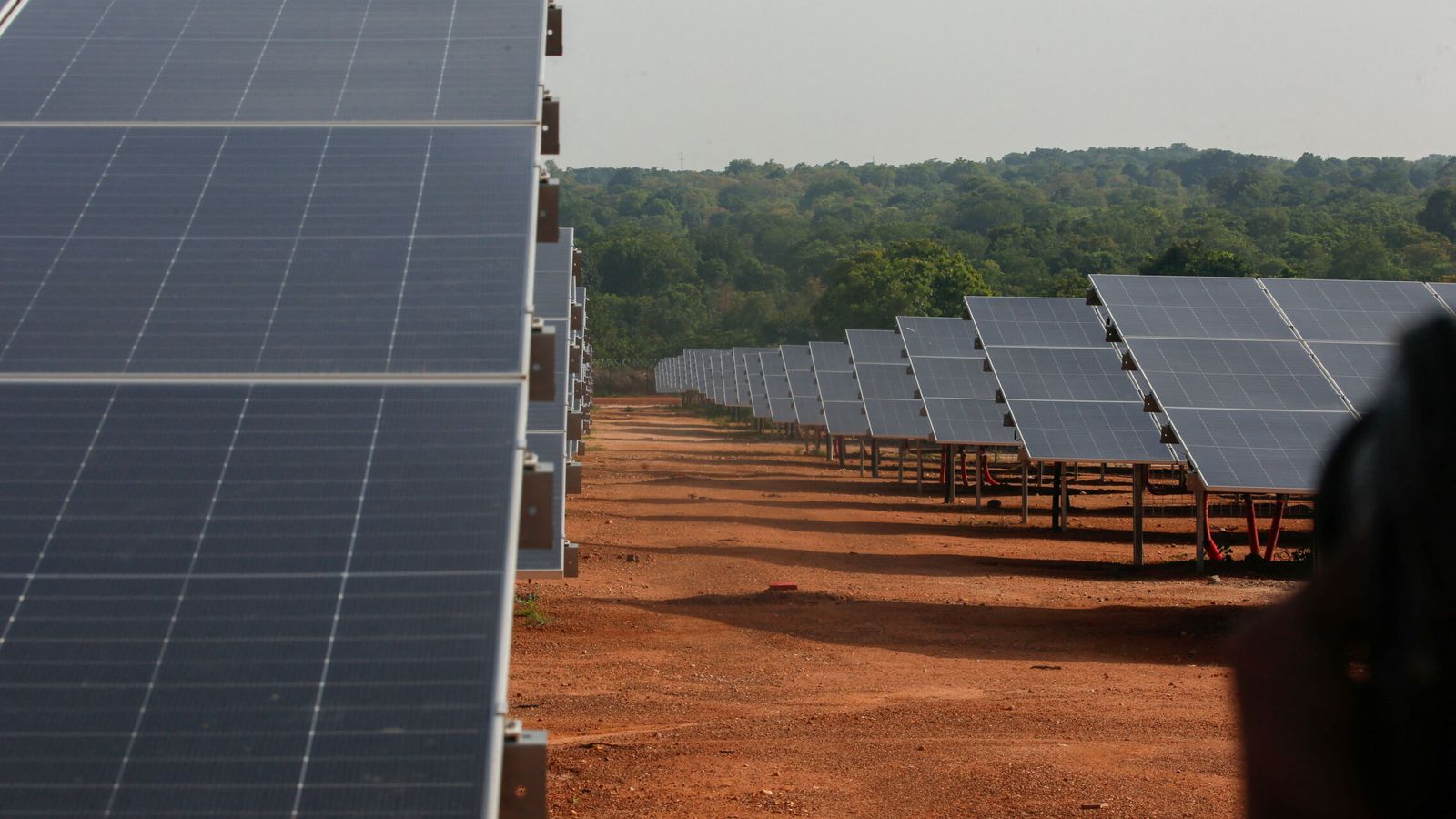 La energía solar ha ahorrado más de 17.000 M  a los consumidores españoles en solo 18 meses