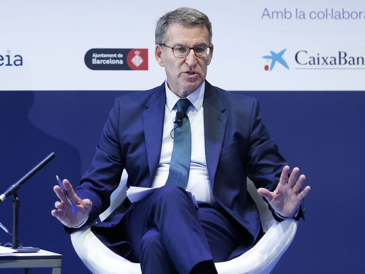 Foto: El líder del PP, Alberto Núñez Feijóo, en el Cercle d'Economia. (EFE/Andreu Dalmau)