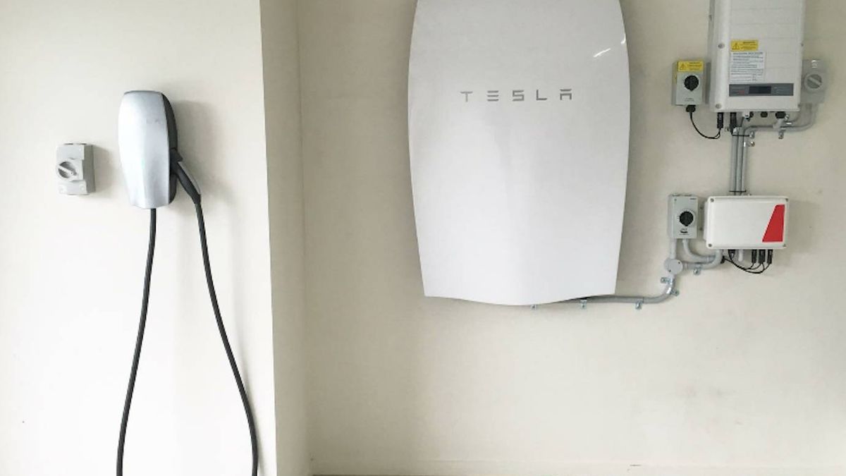 Un instalador de la batería Powerwall de Tesla: "Esto en España no va a triunfar"