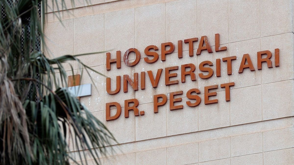 Un hospital valenciano recupera la mascarilla al aumentar los casos covid