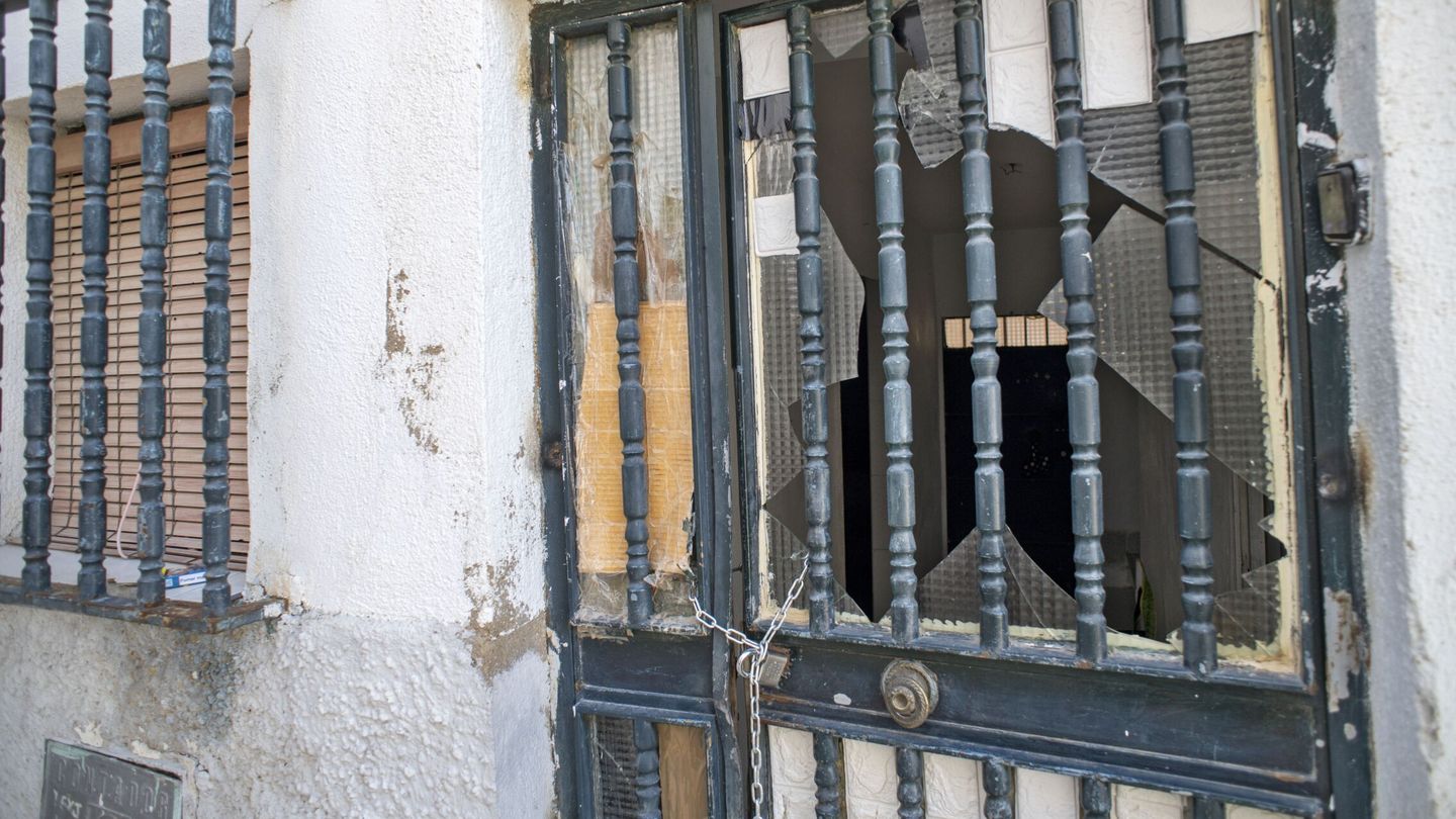 Casa en la calle Alegría de Jaén donde la Policía Nacional ha detenido a la mujer. (EFE/José Manuel Pedrosa)