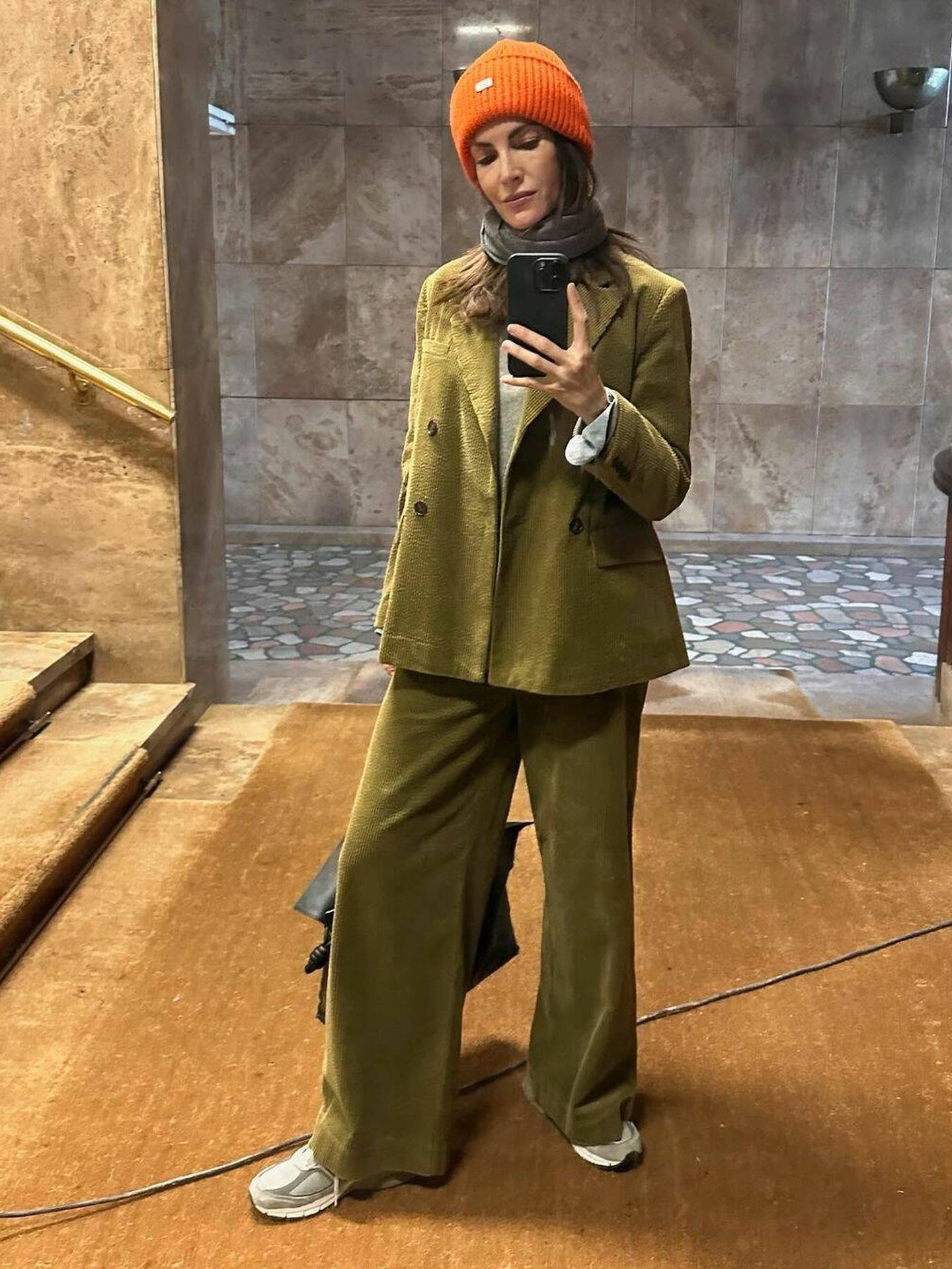 Eugenia Silva con un traje de chaqueta. (Instagram/@eusilva)