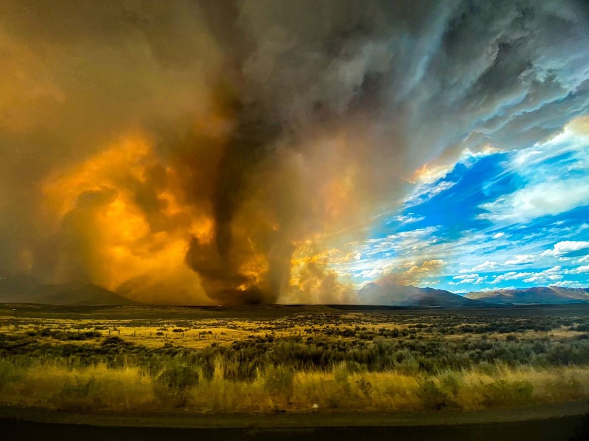 Tornados de fuego: el último fenómeno meteorológico que sacude a California