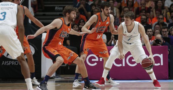 Foto: Luka Doncic rozó el triple doble en el Valencia Basket-Real Madrid. (ACB Photo/M. Á. Polo)
