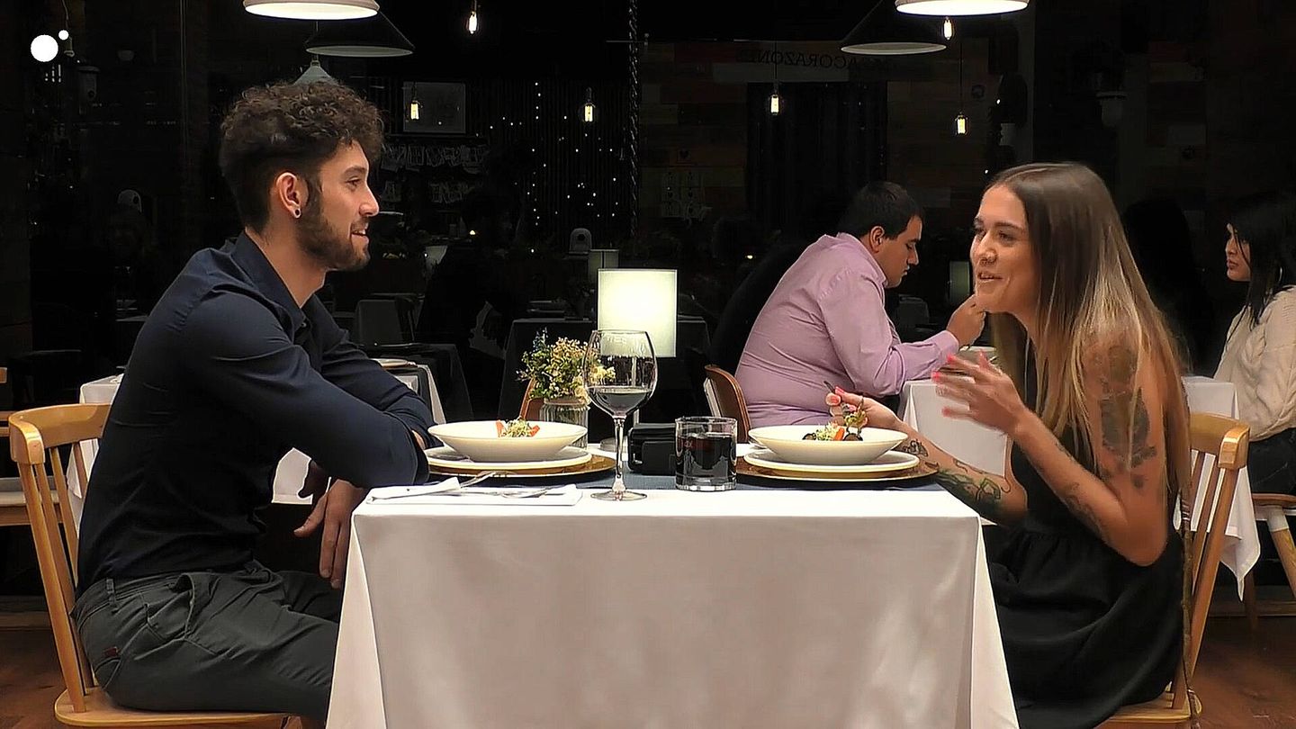 Adrián y Rocío, en 'First Dates'. (Cuatro)