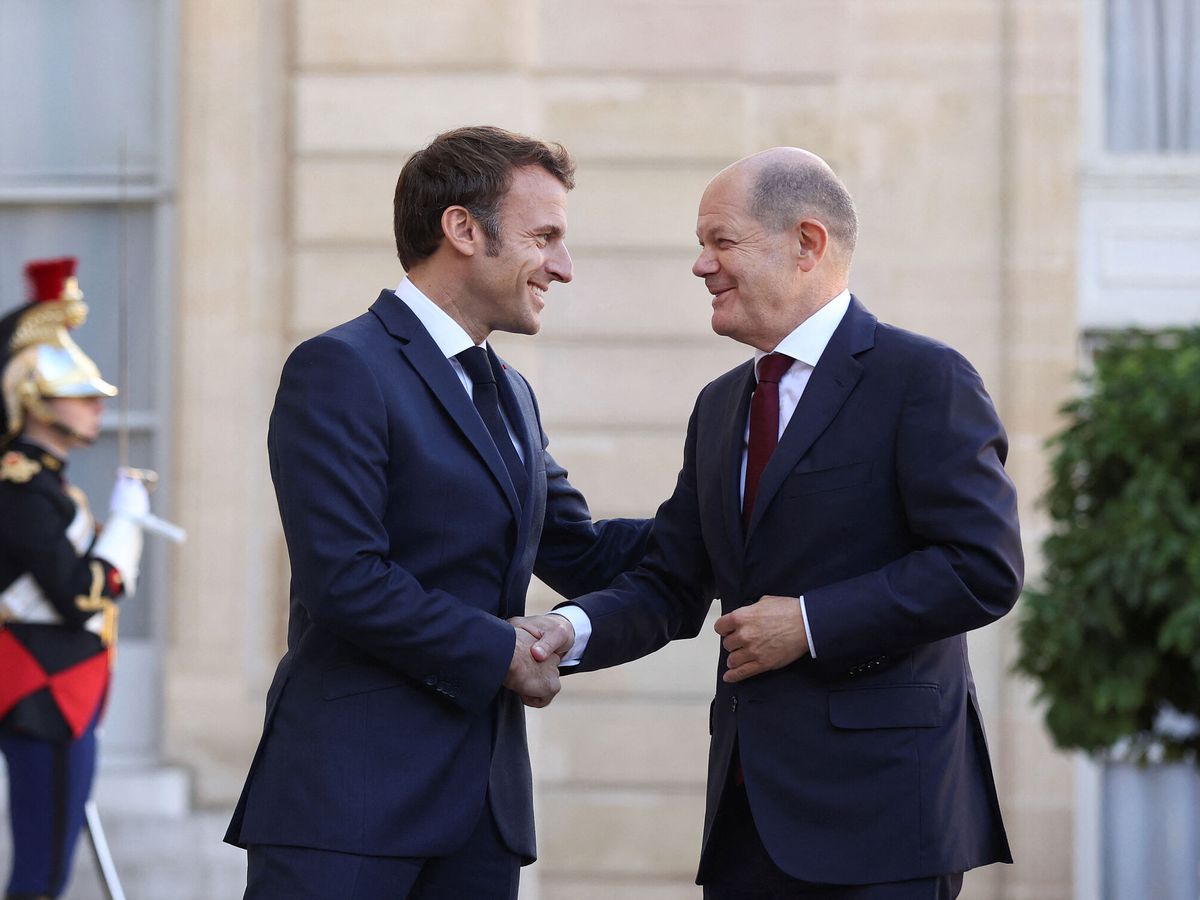 Foto: El presidente francés, Emmanuel Macron, y el canciller alemán, Olaf Scholz. (Reuters/BPA/Ronny Hartmann)