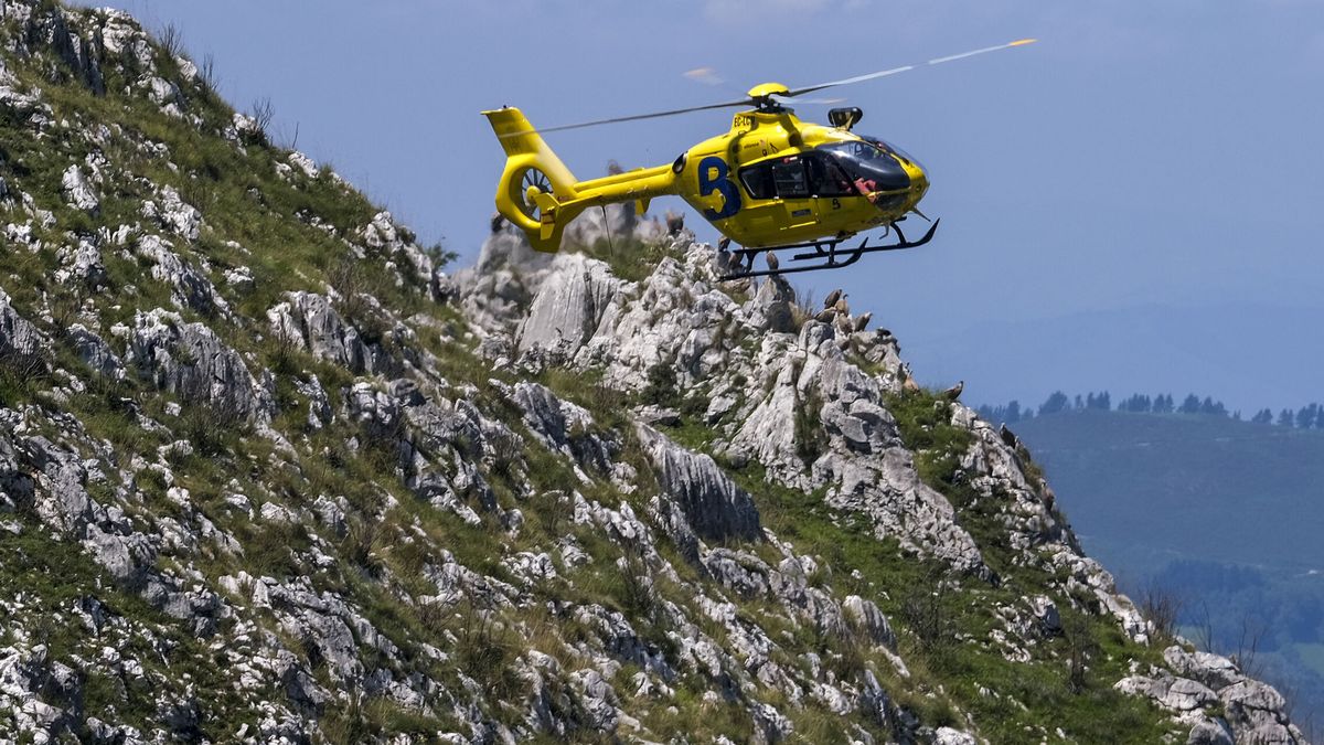 Seis menores heridos, uno grave, al despeñarse un microbús en una pista del Pirineo aragonés