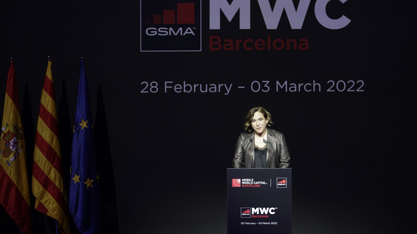 Colau, durante su intervención en la cena oficial de inauguración del Mobile World Congress de 2022. (EFE/Quique García)